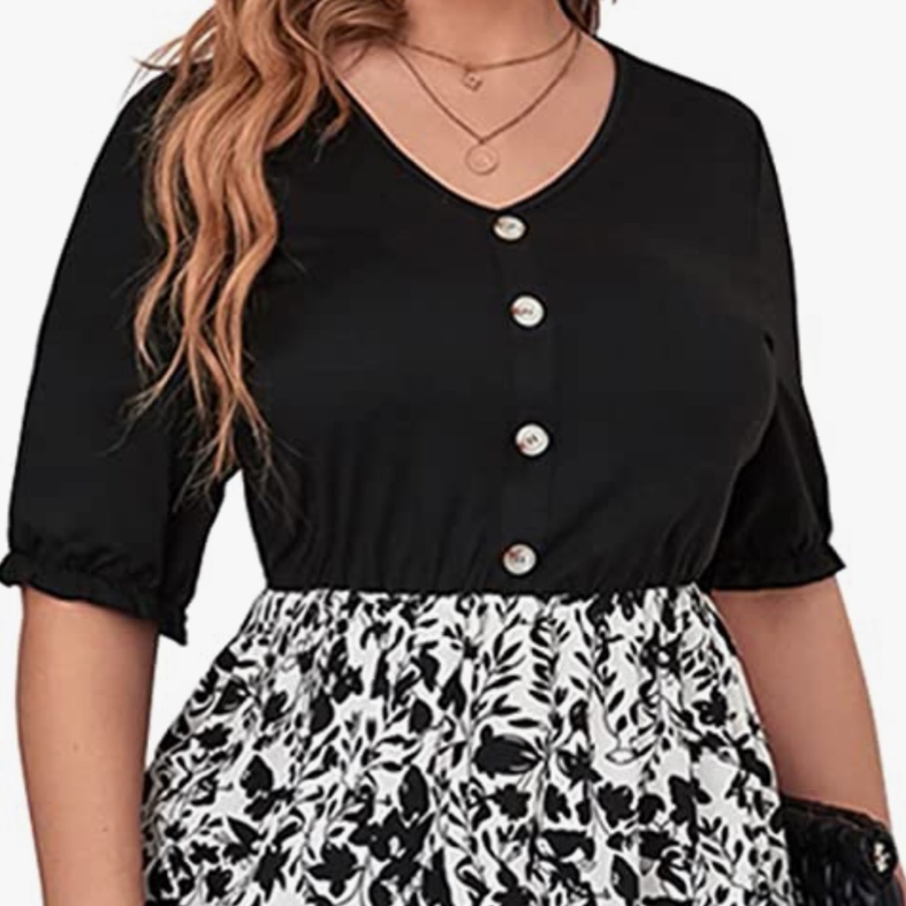 🐹 SOLD 🐹SCOMCHIC plus size short sleeve black and floral dress NWT 3XL
